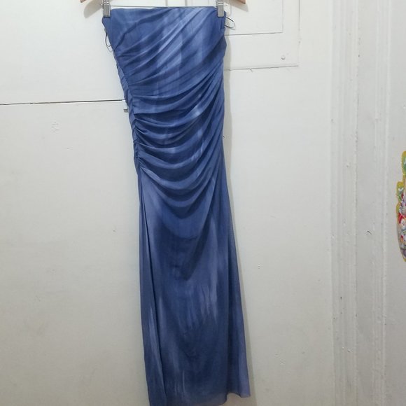 NWT STRAPLESS TIE DYE PRINT SHADES OF BLUE DRESS - Picture 6 of 9
